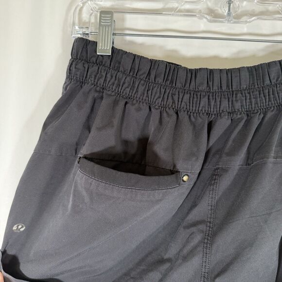 Lululemon Shorts Women's 8 Black Rolled Cuff Pockets Missing Drawstring - Picture 8 of 9